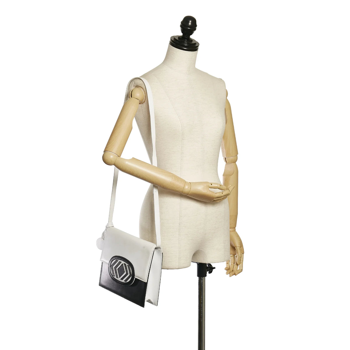 Pre-Owned Crossbody Bag Valentino Calf Authenticated White Leather Women (Good)