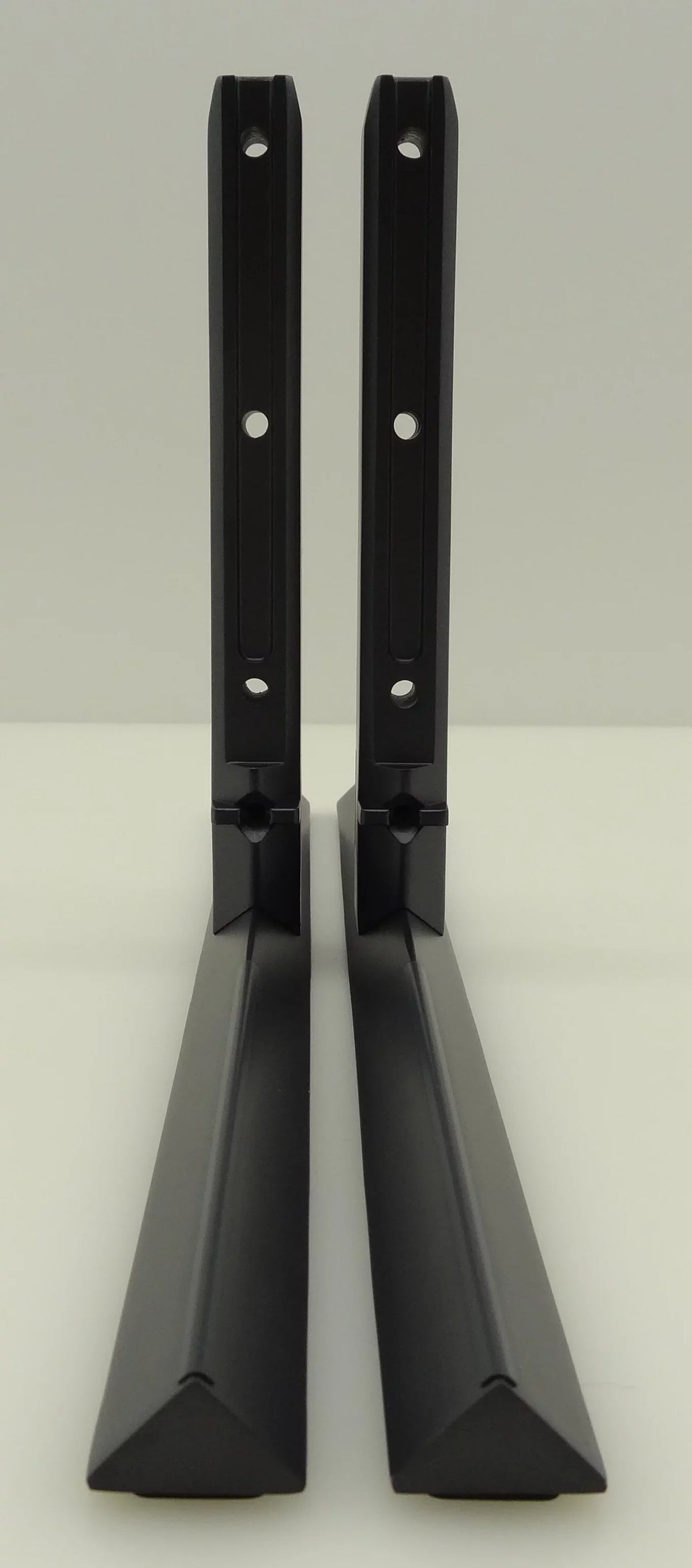 M75QXM-K03 1A317Y700-GB2-G Legs Vizio (BCDA-70) NEW